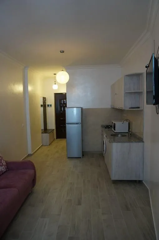 Tato'S Apartment Батуми