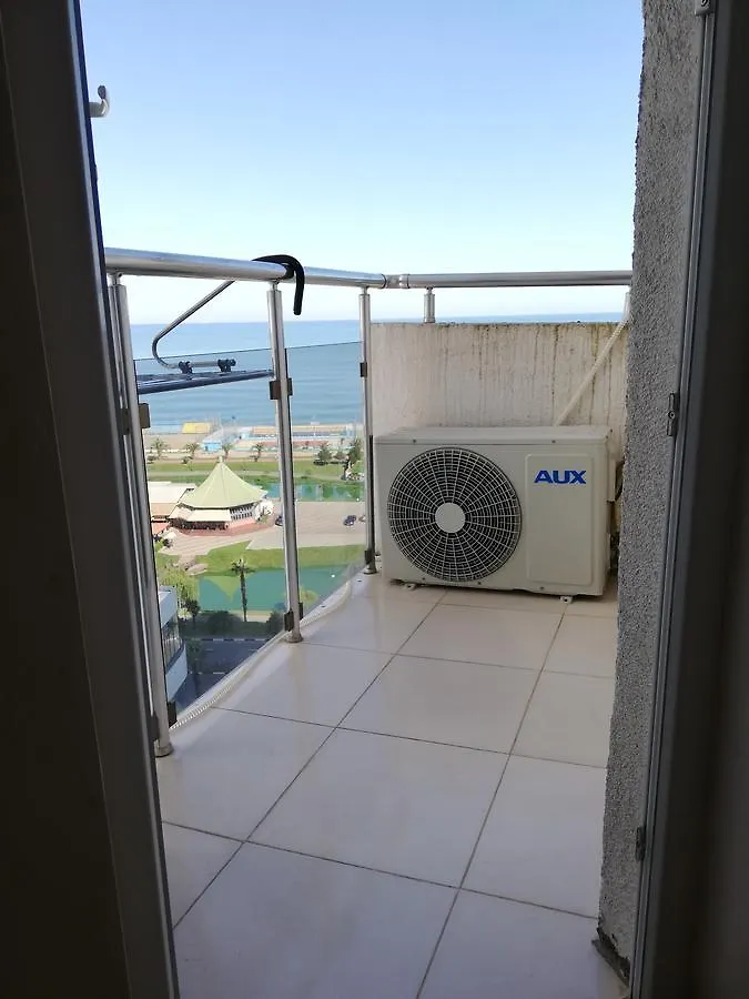 Tato'S Apartment Батуми